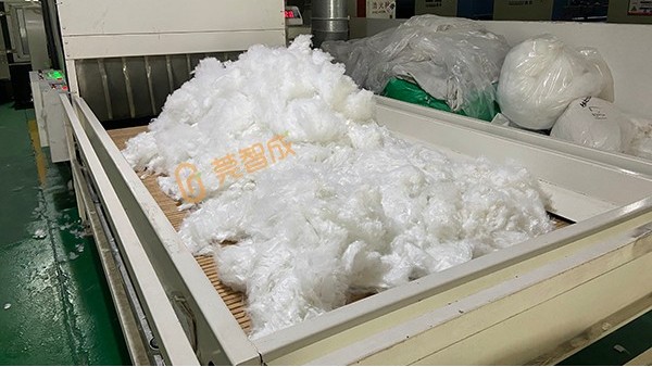 熔噴布和無(wú)紡布的區(qū)別有多大