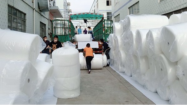 N95口罩熱風(fēng)棉廠家日產(chǎn)超10噸-每日大量現(xiàn)貨