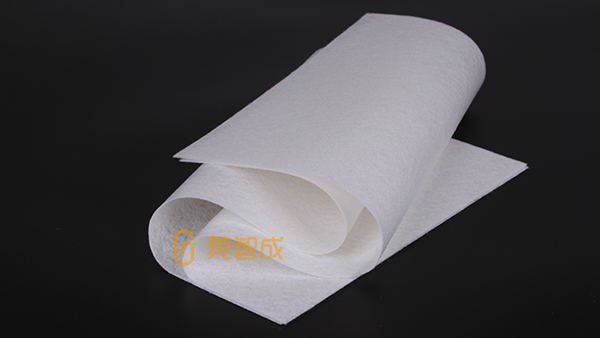 具有布的外觀的熱壓針刺棉有什么性能特點？