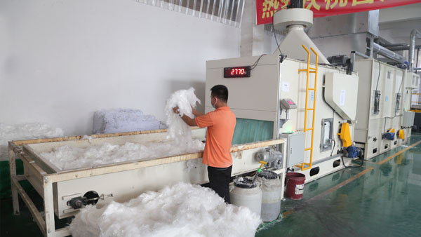 山東無膠棉廠家-每天反饋生產(chǎn)進(jìn)度