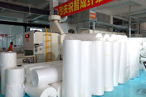 針刺無(wú)紡布車間