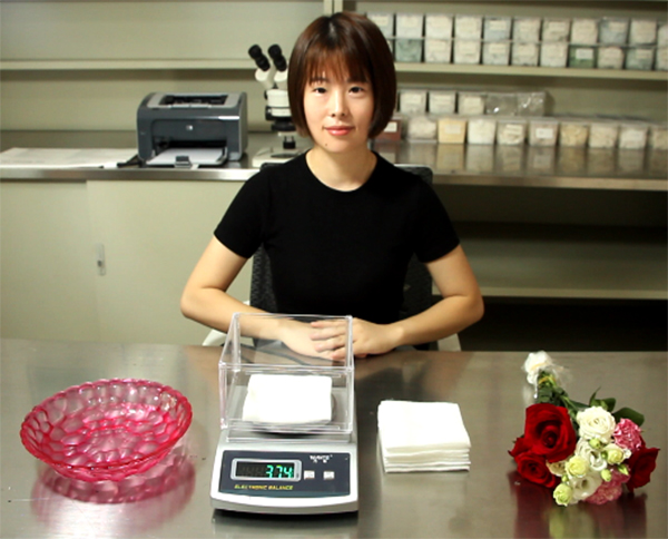 用未吸水的產(chǎn)品測(cè)試克重