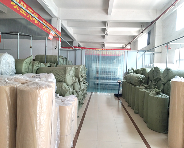 白色針刺無(wú)紡布